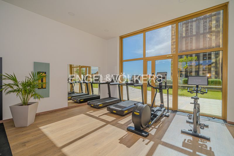 Foto 0b6571e4-5e6e-41b8-8c1e-d8e1006818d7. Apartament amb piscina a Playa Poniente Benidorm