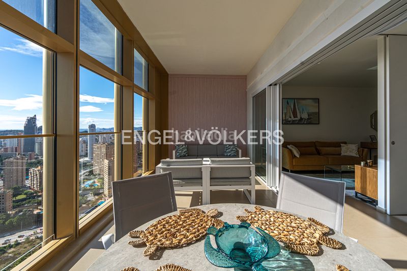 Foto ce928d71-d8c4-4a69-aa33-b617b5be72c3. Apartament amb piscina a Playa Poniente Benidorm