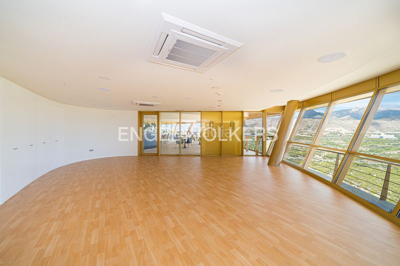 Foto eeb8d44d-8f41-4507-80bc-8c9a4b01c61e. Apartament amb piscina a Playa Poniente Benidorm