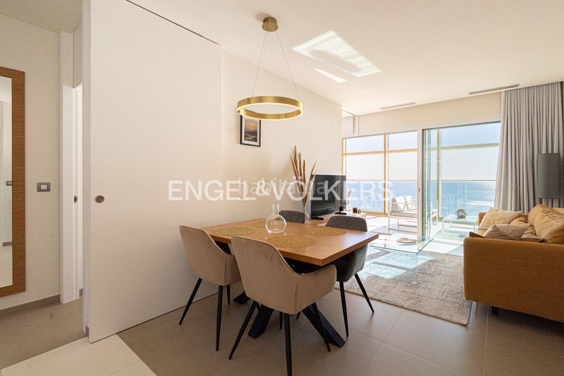 Foto f3d363ae-8179-43ba-86d2-1e0a898a6e7c. Apartament amb piscina a Playa Poniente Benidorm