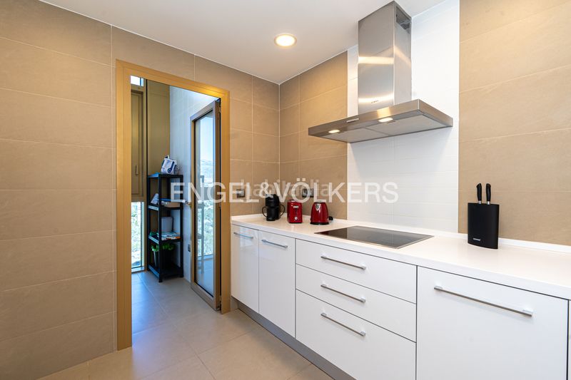 Foto f46770d8-7f1a-42b2-9f72-9f47f4301093. Apartament amb piscina a Playa Poniente Benidorm