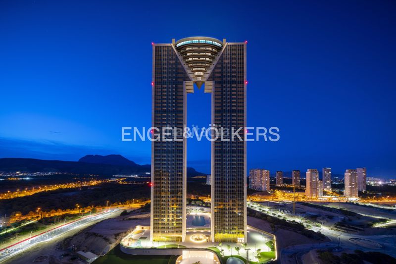 Foto 19792030-1a17-4496-8000-87e74acef68a. Apartament amb piscina a Playa Poniente Benidorm