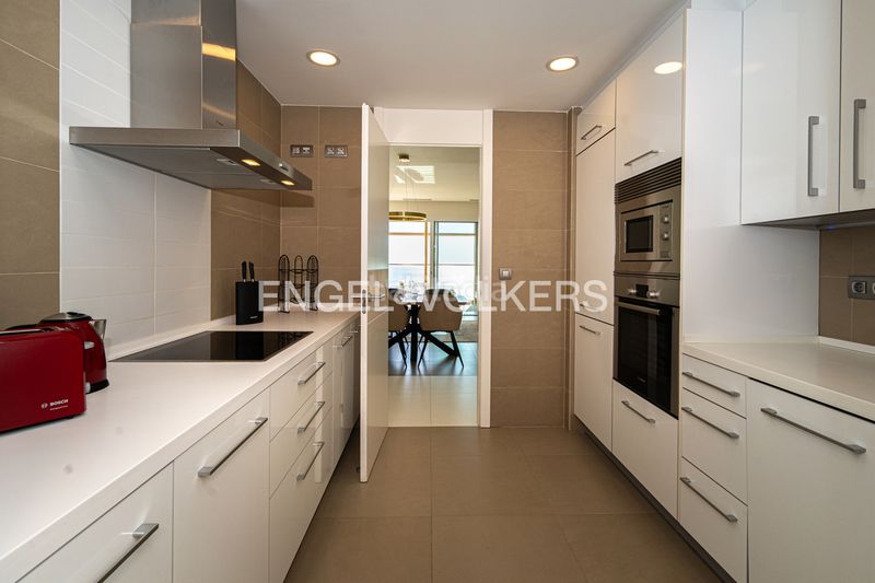 Foto 3cf03812-016e-4d5c-a30e-de9b352b4304. Apartament amb piscina a Playa Poniente Benidorm