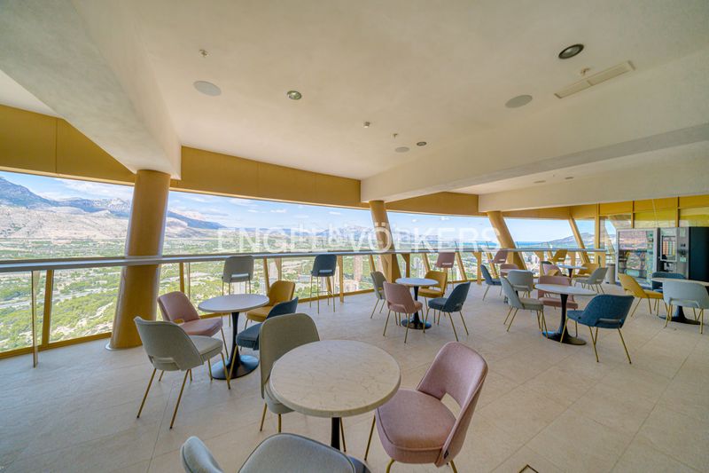 Foto 66ae17ee-d15b-4fc9-886a-cb988a078451. Apartament amb piscina a Playa Poniente Benidorm