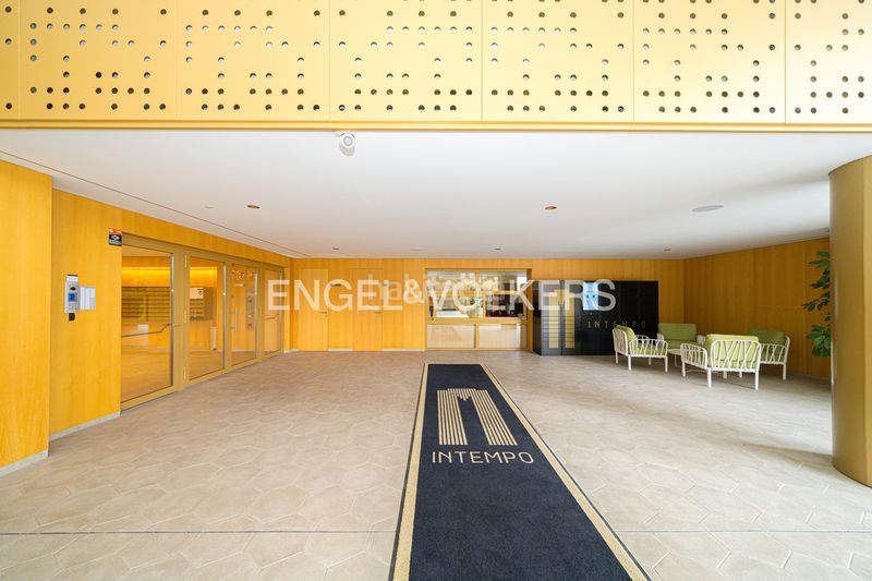 Foto cce55a4a-ed16-4344-ad11-00d64161f8c9. Apartament amb piscina a Playa Poniente Benidorm