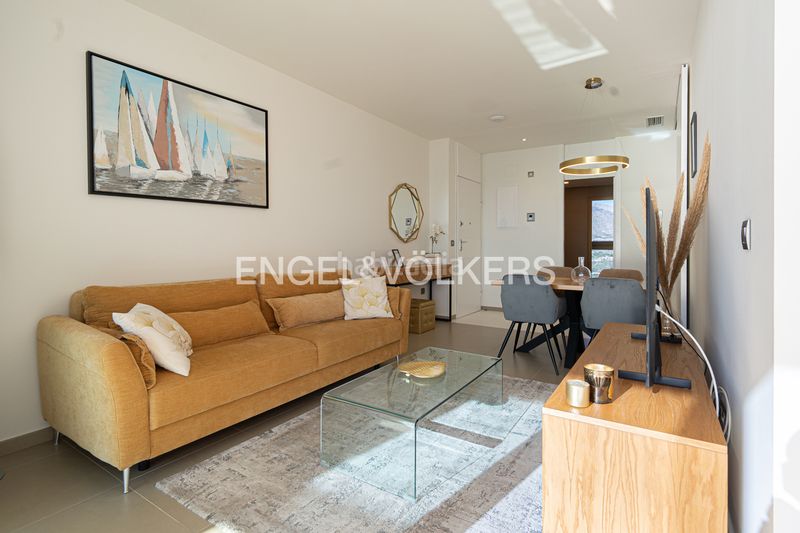 Foto e9d6608e-d086-4dd6-8128-7aa505cdc1a6. Apartament amb piscina a Playa Poniente Benidorm