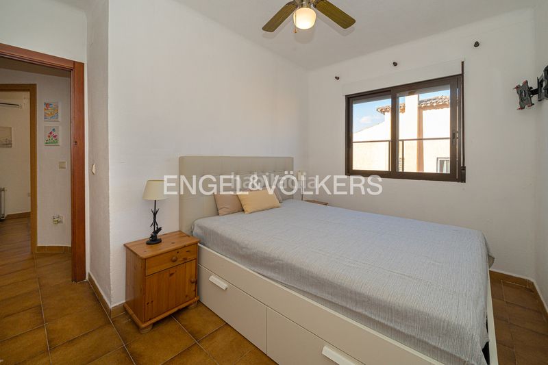 Foto f96ce4ff-a7d8-4225-8d7a-a2bb327e40fd. Casa adossada amb piscina a Sierra Helada Benidorm