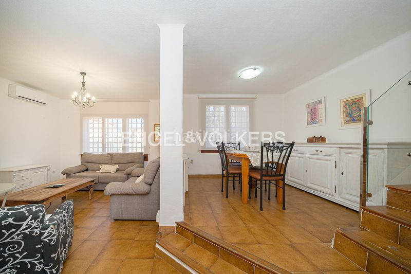 Foto 16a7b7d9-a4a2-4dea-855c-9266c3cf80b8. Casa adosada en Sierra Helada Benidorm