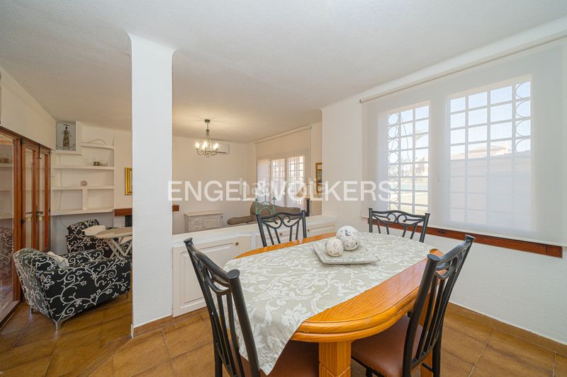 Foto a3ddcdd6-3100-40a2-947f-86c1d9861ec0. Casa adosada en Sierra Helada Benidorm