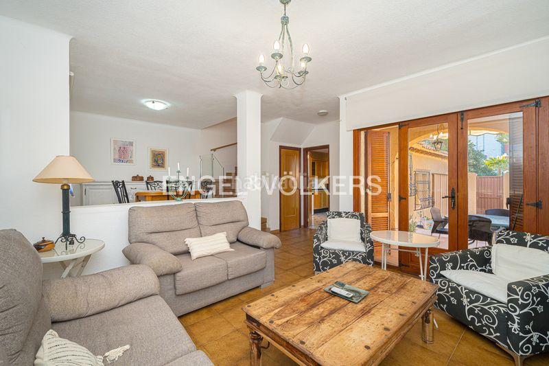 Foto fbaf1cd9-3835-48f2-969a-220dd62aa8db. Casa adosada en Sierra Helada Benidorm