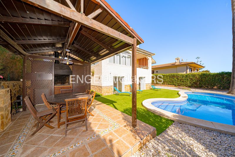 Foto 1475d54f-f3bd-4ac5-a7fd-765d091cc115. Casa amb piscina a Varadero Nucia (la)