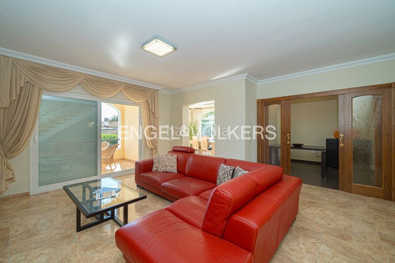 Foto 8ee9b194-e437-4784-8b5f-91a4bfa066c7. Casa amb piscina a Varadero Nucia (la)