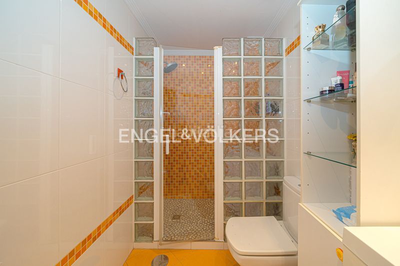 Foto 59b7ee5f-de54-41cc-b493-f63dd4665b30. Apartament amb piscina a Centro Urbano Benidorm
