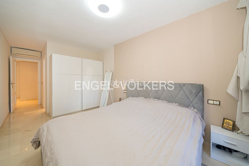 Foto a9403617-b9a8-4ce2-9692-b8b6d7b1e10a. Apartament amb piscina a Centro Urbano Benidorm