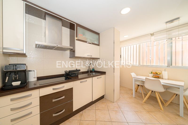 Foto bbadef09-d541-4d61-b938-f0849f1d243e. Apartament amb piscina a Centro Urbano Benidorm