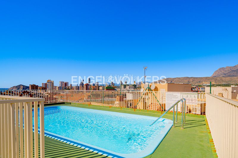 Foto e220c036-d7df-4ec2-a56d-5354f36412e5. Apartament amb piscina a Centro Urbano Benidorm