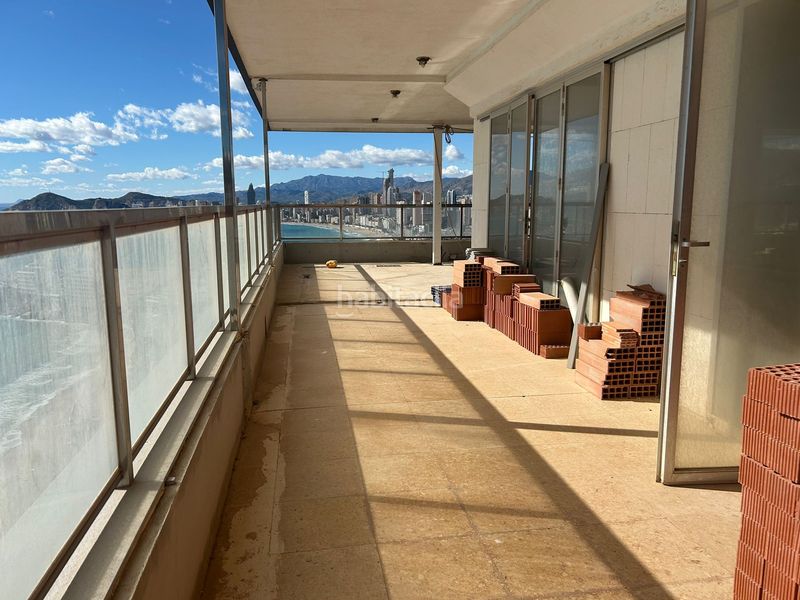 Foto 663a2055-11f5-4568-8265-6fc42fbc7490. Àtic amb piscina a Playa Levante Benidorm