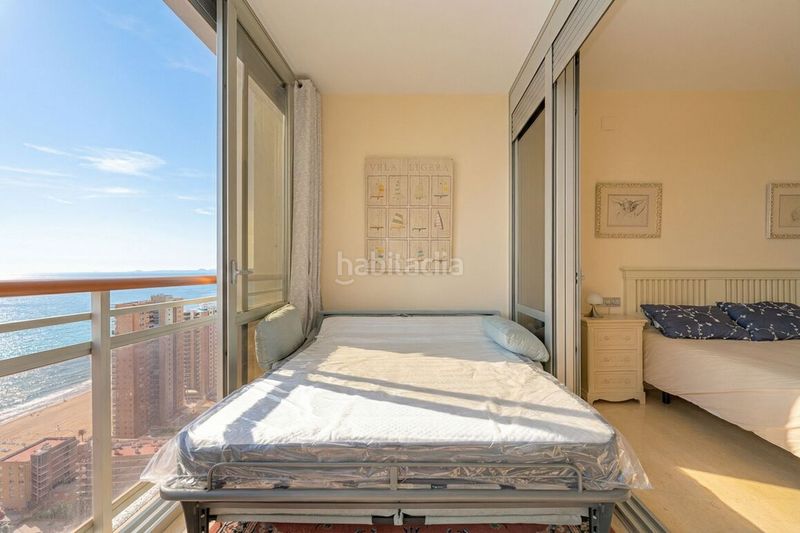 Foto 933756e7-3c1f-43b1-b899-e13bbf85a77d. Apartament amb piscina a Playa Levante Benidorm