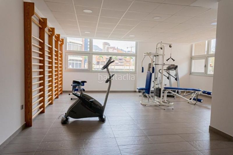 Foto c887001a-bb4a-4446-b877-671051f05ff2. Apartament amb piscina a Playa Levante Benidorm