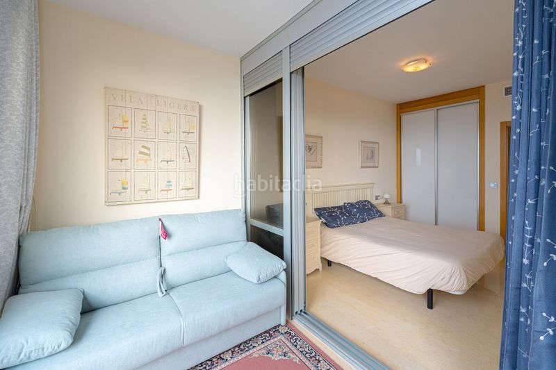 Foto ce7ba13a-6779-4e96-822b-4244c4d6ae23. Apartament amb piscina a Playa Levante Benidorm