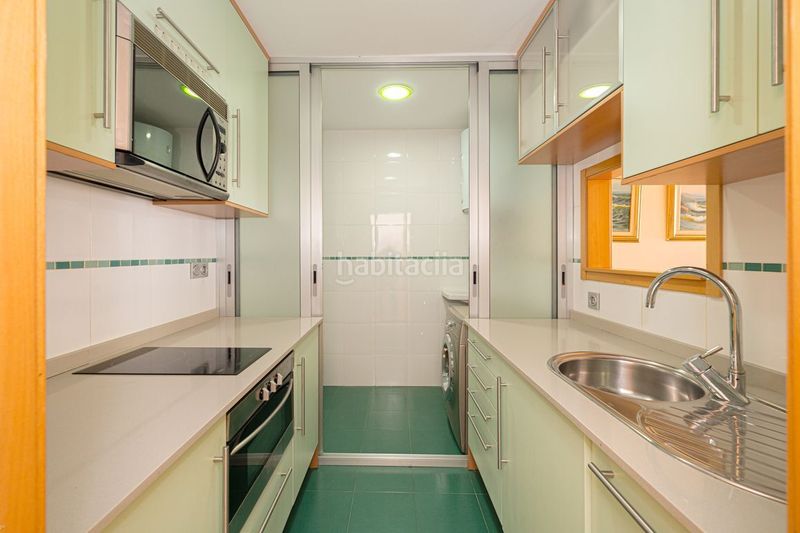 Foto d5bc8ecf-4a21-4cd4-a792-a9fa6bcef4f4. Apartament amb piscina a Playa Levante Benidorm