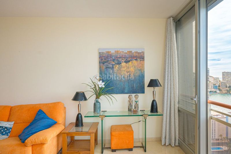 Foto df543470-8e88-41a8-8b63-b86ed12c9b45. Apartament amb piscina a Playa Levante Benidorm