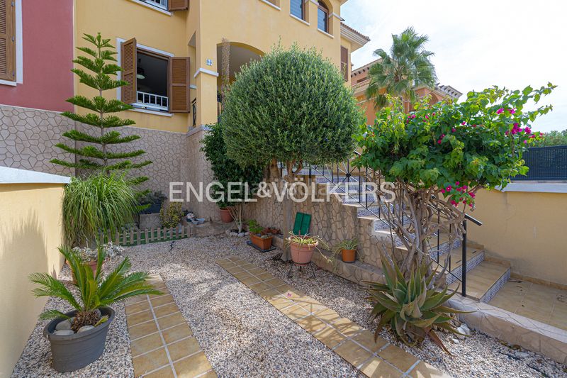 Foto 4442389d-a5f8-4963-98f9-4479b17fd921. Casa amb piscina a balcón de Finestrat-terra marina Finestrat