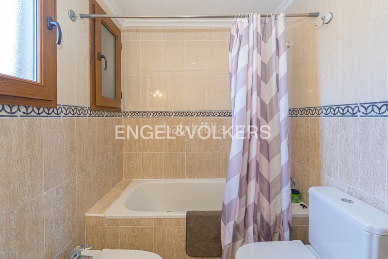 Foto af4c1896-4114-4206-b463-10369ad0f7f1. Casa amb piscina a balcón de Finestrat-terra marina Finestrat