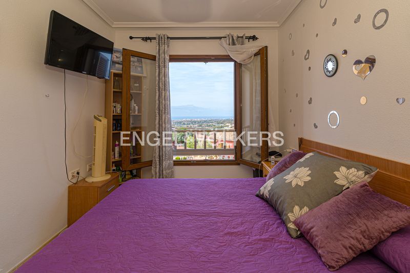 Foto f516c155-37a1-4057-8b3b-7b65bd1c35e4. Casa amb piscina a balcón de Finestrat-terra marina Finestrat