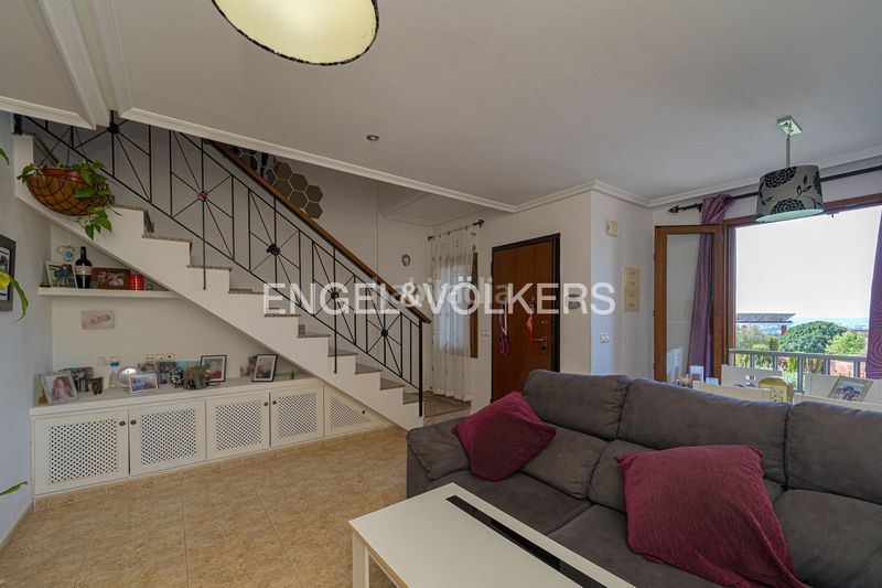 Foto f6220d8d-8cd1-47e8-92d2-c7449606cbd9. Casa amb piscina a balcón de Finestrat-terra marina Finestrat