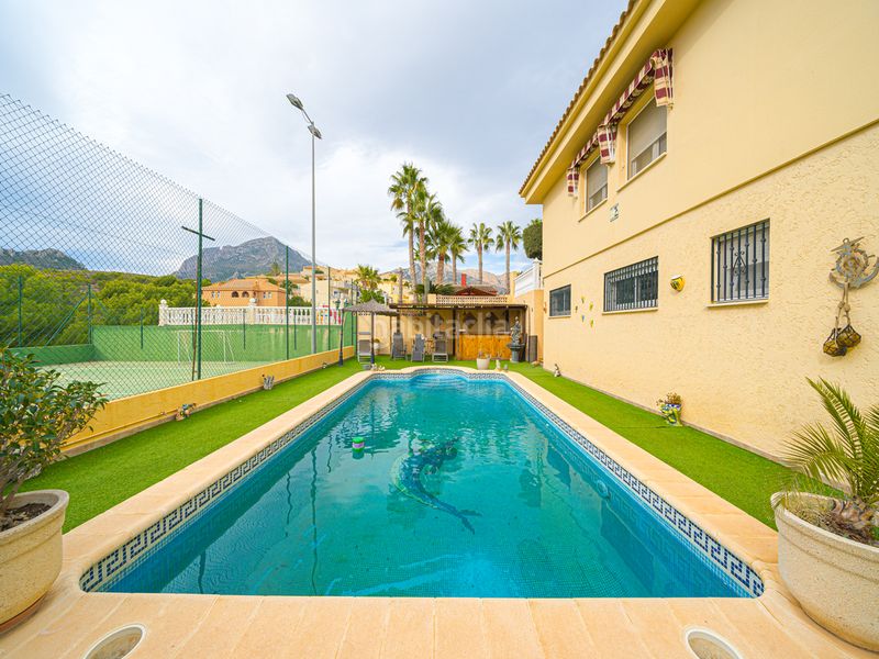 Foto 6c0a5fa1-d754-46cc-a390-64f45d5f6c0d. Casa amb piscina a Coloma Nucia (la)