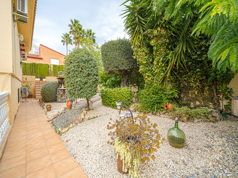 Foto 89c3b0ef-b00c-406f-9ab1-6126399203cb. Casa amb piscina a Coloma Nucia (la)