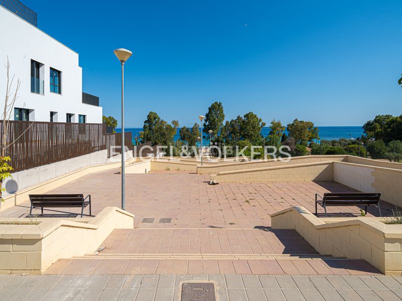 Foto 3bc89438-f93b-4e8e-9701-cf949e6400b5. Àtic amb piscina a Platja de Torres Vila Joiosa (la)
