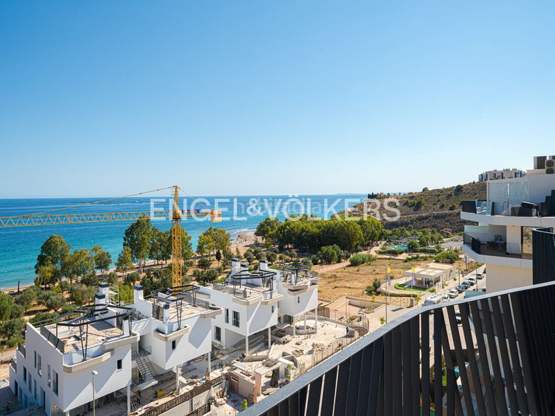 Foto f902f554-3723-43ef-a392-cef22503f667. Àtic amb piscina a Platja de Torres Vila Joiosa (la)