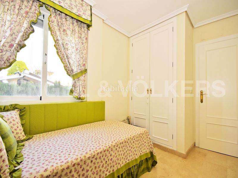 Foto 055034f4-6d66-434e-aa6f-8cfcc62d9b34. Lloguer casa amb piscina a Levante Alto Benidorm