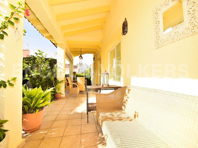 Foto 6f5e382c-4f7d-431a-8414-6fcccc696c08. Lloguer casa amb piscina a Levante Alto Benidorm