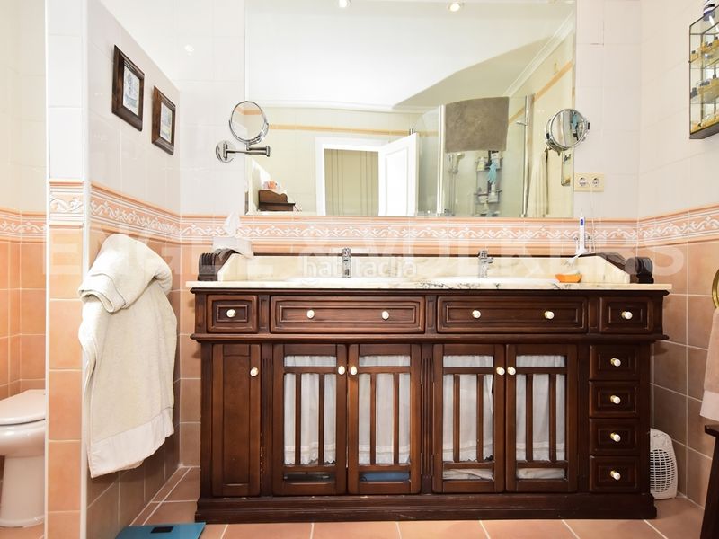 Foto a0a022d6-6793-4bc0-b48d-7e152fe53119. Lloguer casa amb piscina a Levante Alto Benidorm