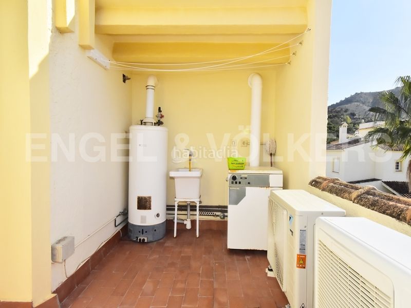Foto d859d511-6731-43e8-ad9d-c89102ab3dc2. Lloguer casa amb piscina a Levante Alto Benidorm