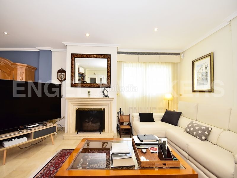 Foto dd36b08b-97f0-4f6f-bc67-6e0fa0fb0eec. Lloguer casa amb piscina a Levante Alto Benidorm