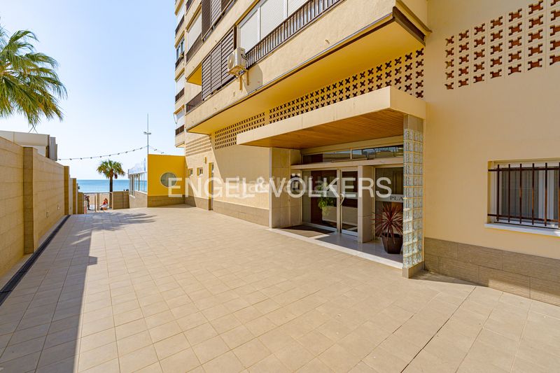 Foto 24a21d3a-57ab-4f8f-9f32-fe6257b792ca. Apartament a Playa Levante Benidorm