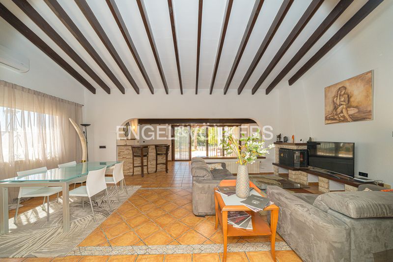 Foto 45c5736b-45de-4ee4-9f14-272efb6b1ee4. Casa amb xemeneia piscina a Barranco Hondo Nucia (la)