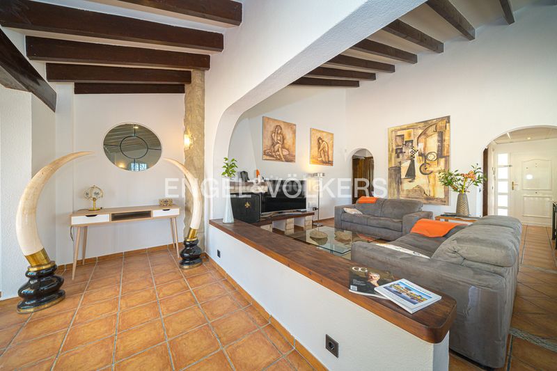 Foto 6d501954-7a64-4880-8db4-0e25b129f24f. Casa amb xemeneia piscina a Barranco Hondo Nucia (la)