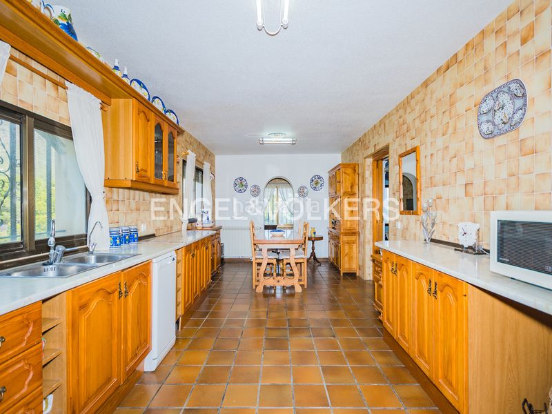 Foto 16e21ffc-abd7-4801-a08f-8363ba213d02. Casa amb xemeneia piscina a Montebello - Nou Espai Nucia (la)