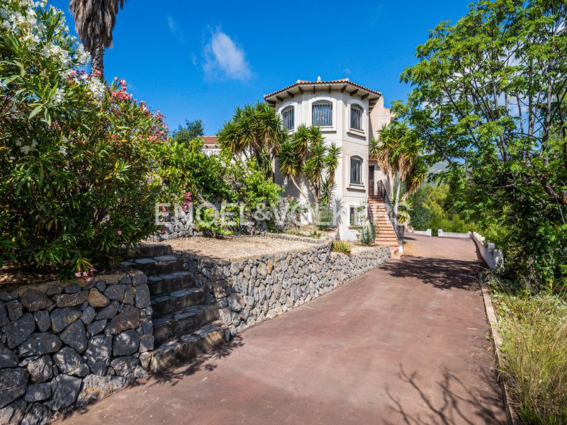 Foto 2a1ef937-8c26-400d-ba4e-5472e9634084. Casa amb xemeneia piscina a Montebello - Nou Espai Nucia (la)