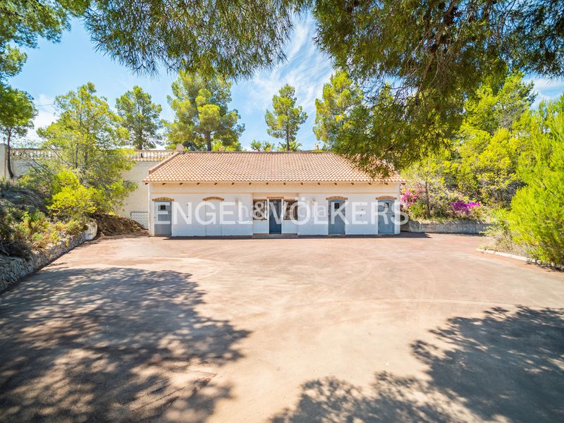 Foto 55d4fdab-965a-4b2b-9fbd-c0a5c72b2e7a. Casa amb xemeneia piscina a Montebello - Nou Espai Nucia (la)