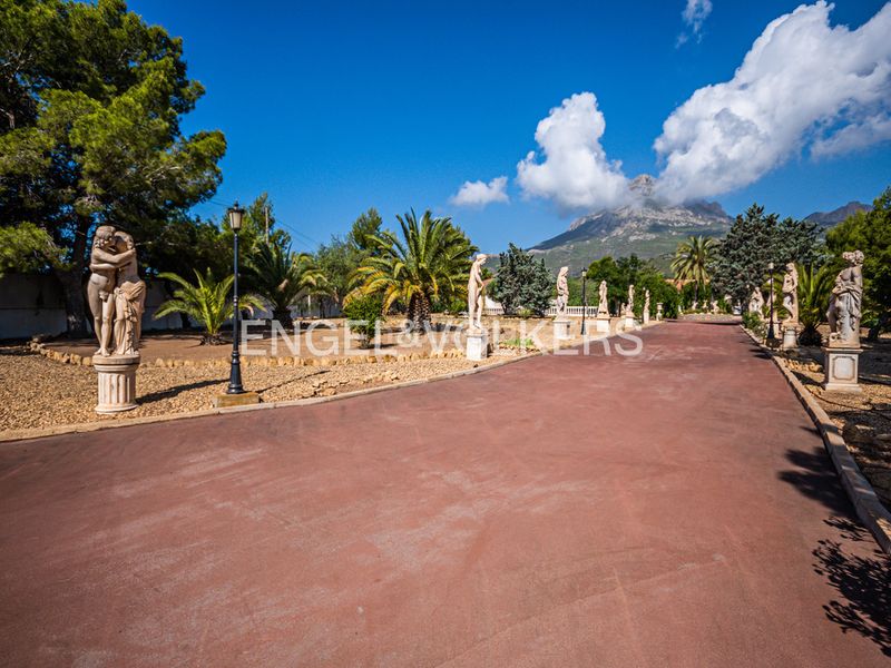 Foto bd61a7ee-f6cf-45aa-9f3c-abaa598e6f3a. Casa amb xemeneia piscina a Montebello - Nou Espai Nucia (la)