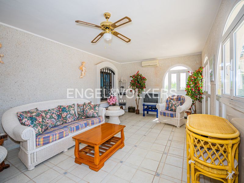 Foto fe5bd7da-2fcc-4ec2-ae65-398c158b3bf0. Casa amb xemeneia piscina a Montebello - Nou Espai Nucia (la)