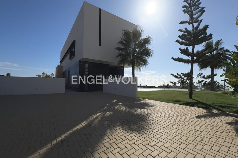 Foto 4c39dcf2-28d7-455d-a0f9-93dbf580f6e3. Casa amb piscina a Golf Bahía Finestrat