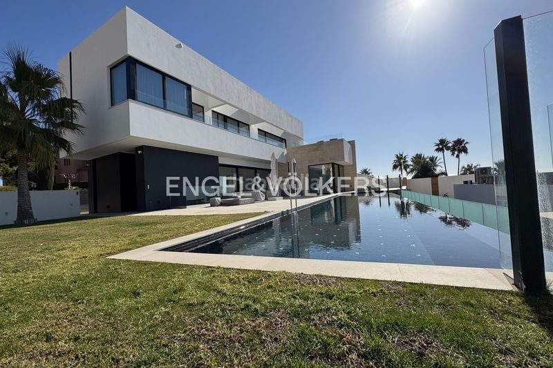 Foto a2cecce2-d69a-4d92-8757-a48d980eb8d9. Casa amb piscina a Golf Bahía Finestrat