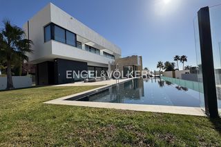 House in Golf Bahía